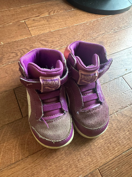 Size 5 Puma Shoes
