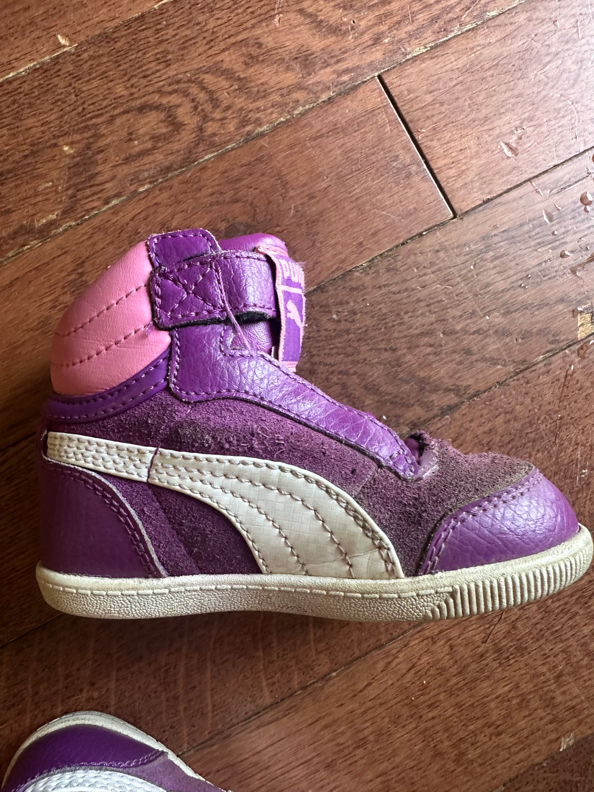 Size 5 Puma Shoes