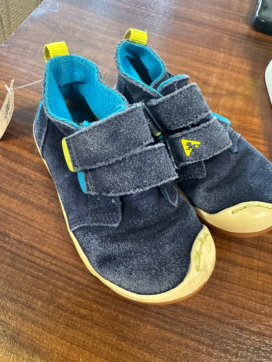 Plae sneakers