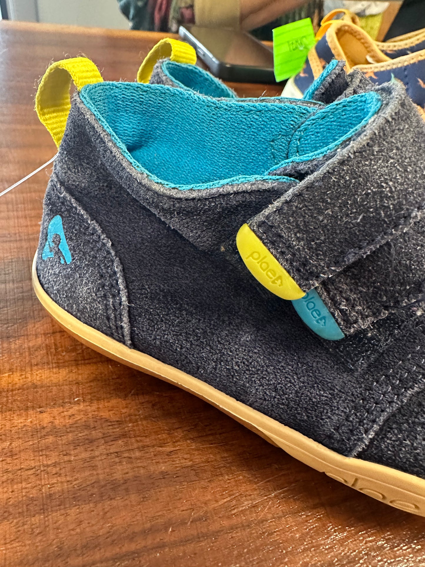 Plae sneakers