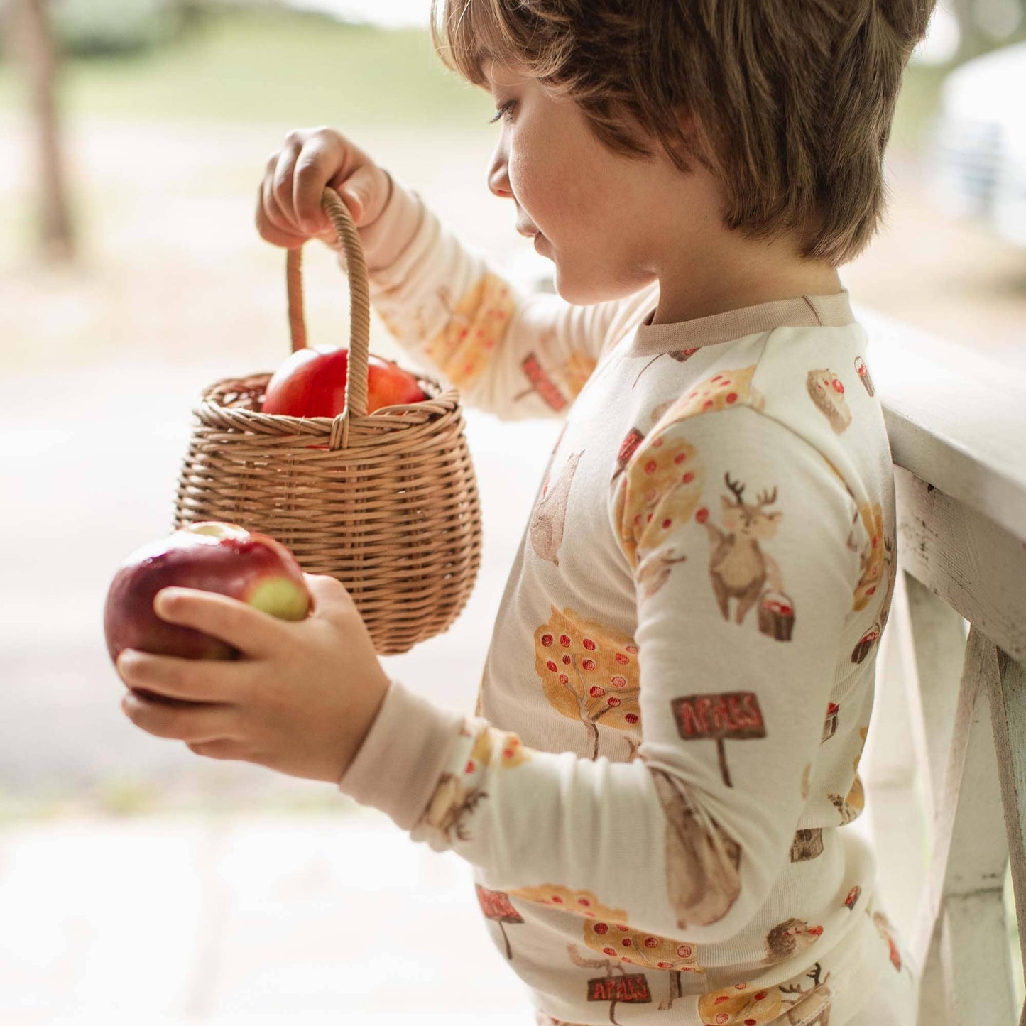 Apple Season Sleep & Play