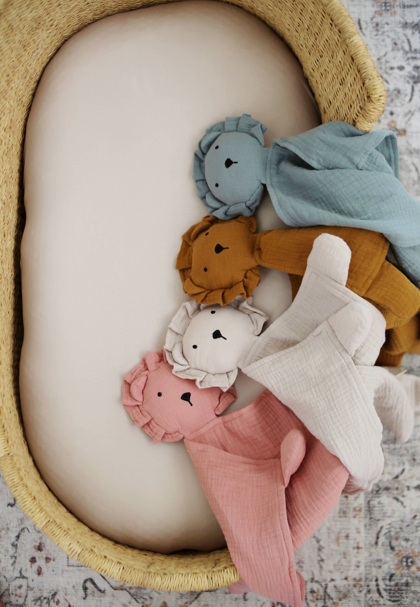 Natural Sand Organic Cotton Lion Lovey Blanket 